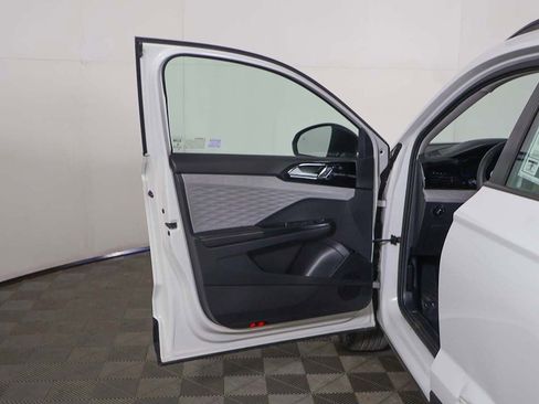 Used 2024 Volkswagen Taos S AWD/4WD image 17