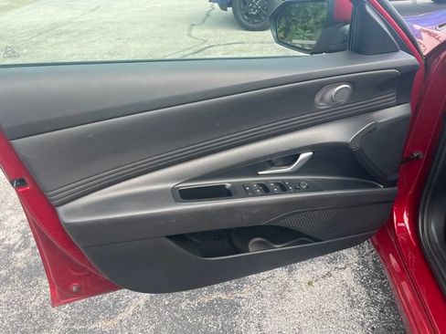 Used 2025 Hyundai Elantra SEL FWD image 6