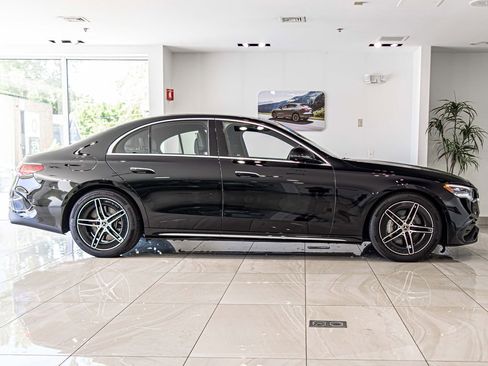 Used 2025 Mercedes-Benz E 450 4MATIC Sedan w/ Winter Package image 9