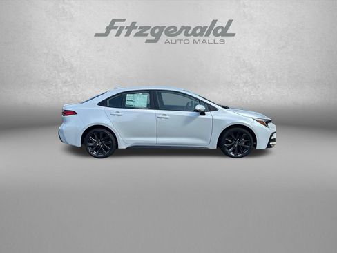 Used 2026 Toyota Corolla SE w/ SE Package FWD image 9