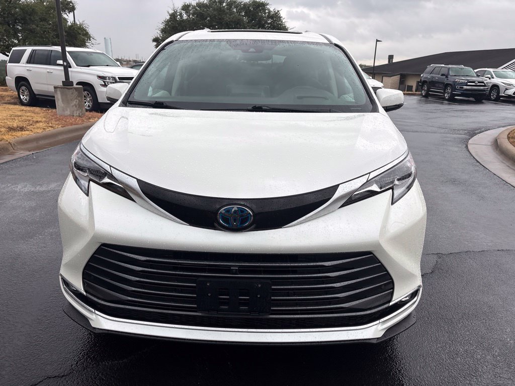 Used 2021 Toyota Sienna Platinum AWD/4WD image 8
