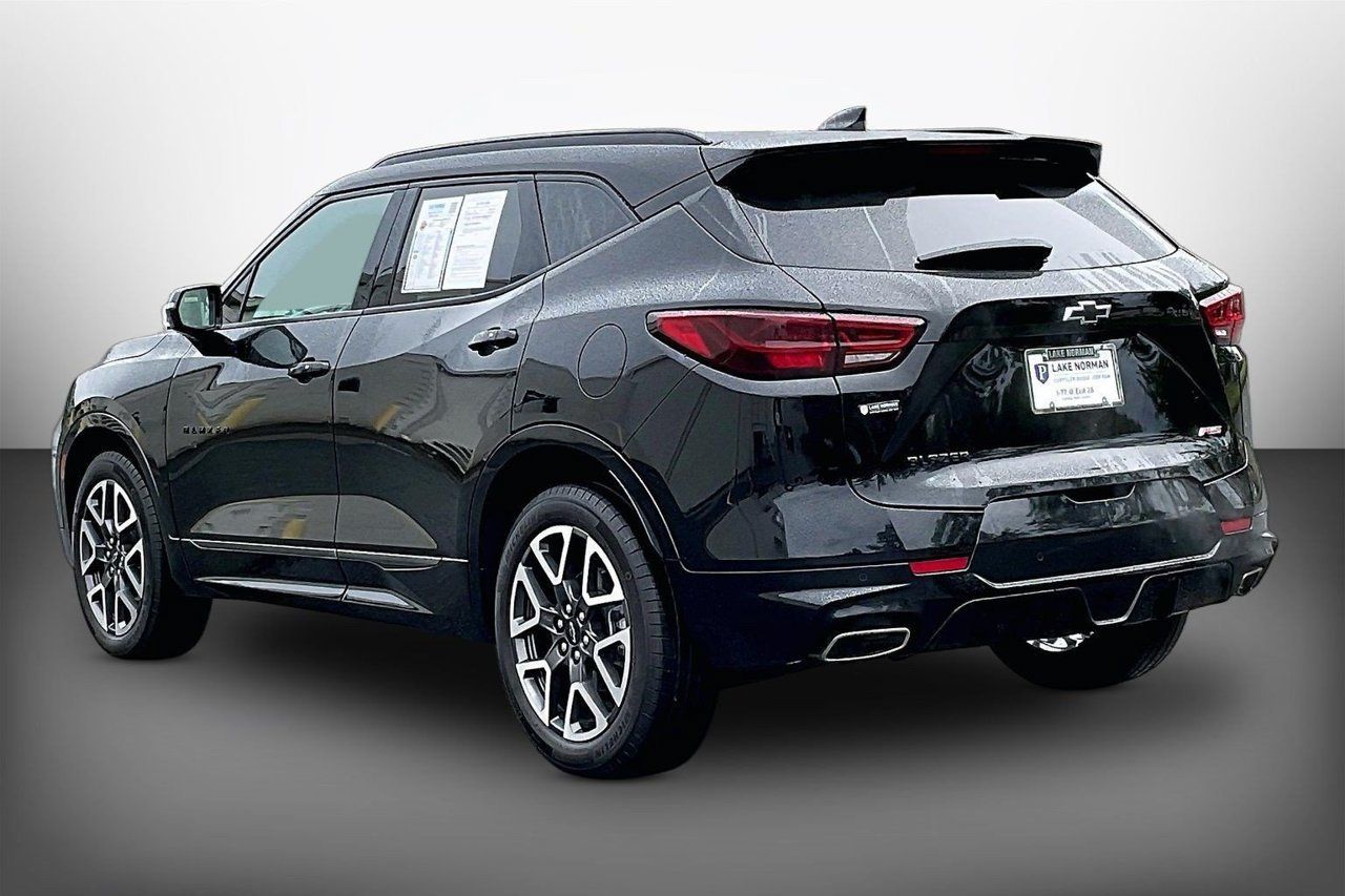 Used 2023 Chevrolet Blazer RS w/ Enhanced Convenience Package FWD image 6