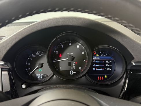 Used 2022 Porsche Macan AWD/4WD image 20