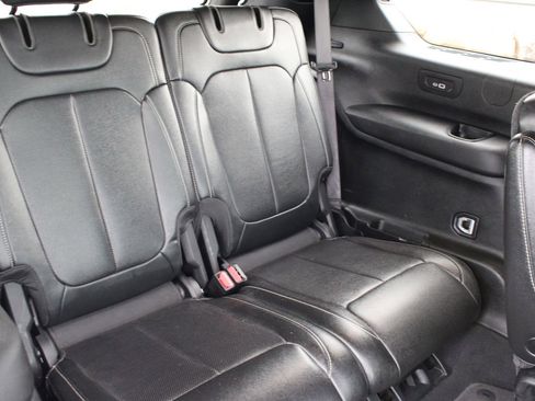 Used 2024 Jeep Grand Cherokee L Limited w/ Luxury Tech Group II image 25