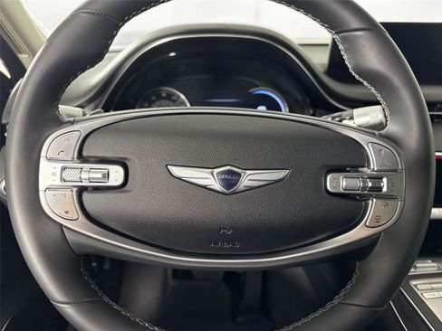 Used 2024 Genesis GV70 2.5T w/ Advanced Package image 17