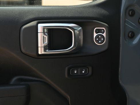 Used 2025 Jeep Wrangler Unlimited Rubicon 4xe w/ Convenience Group image 30