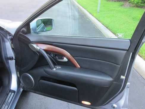 Used 2005 Acura RL AWD/4WD image 23