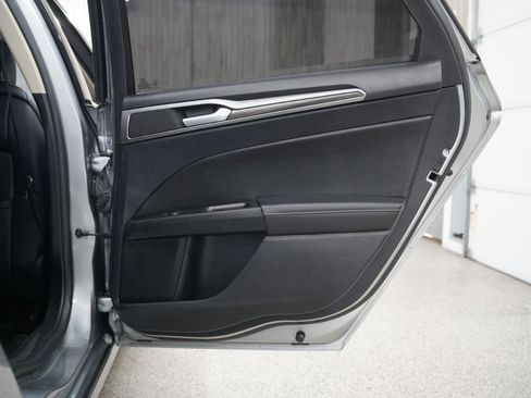 Used 2020 Ford Fusion SEL image 37