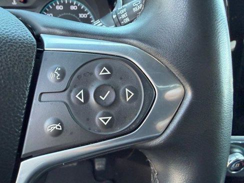 Used 2023 Chevrolet Traverse LT image 22