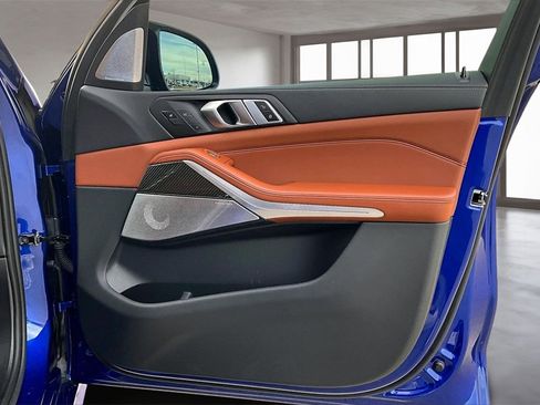 Used 2025 BMW X7 M60i image 19