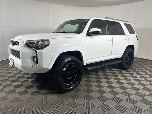 Used 2016 Toyota 4Runner SR5 RWD image 1