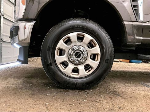 Used 2024 Ford F350 XLT w/ Camper Package AWD/4WD image 7