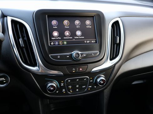 Used 2023 Chevrolet Equinox LT image 25