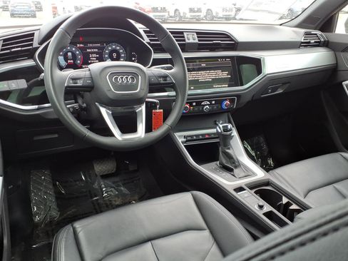 Used 2025 Audi Q3 2.0T Premium image 6