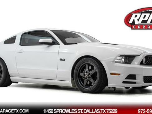 Used 2014 Ford Mustang GT RWD image 1