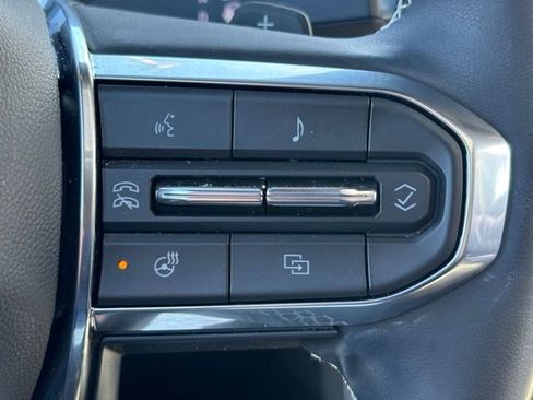 Used 2025 GMC Acadia Denali w/ Super Cruise Package image 12