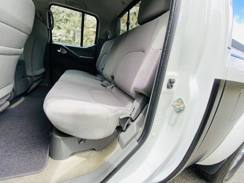 Used 2018 Nissan Frontier SV RWD image 18
