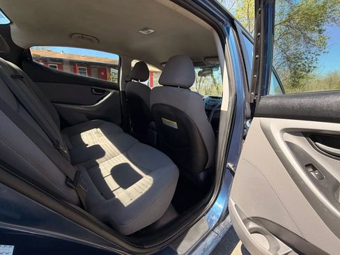 Used 2016 Hyundai Elantra SE image 17