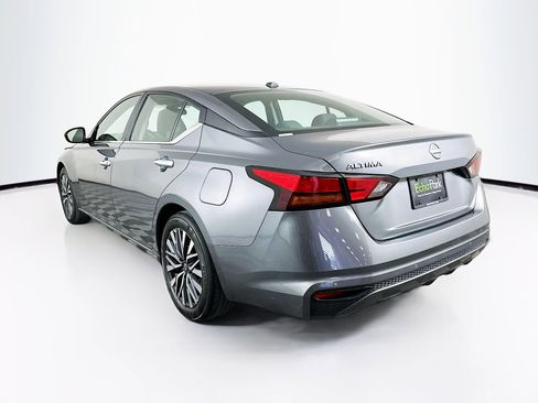 Used 2025 Nissan Altima 2.5 SV FWD image 5