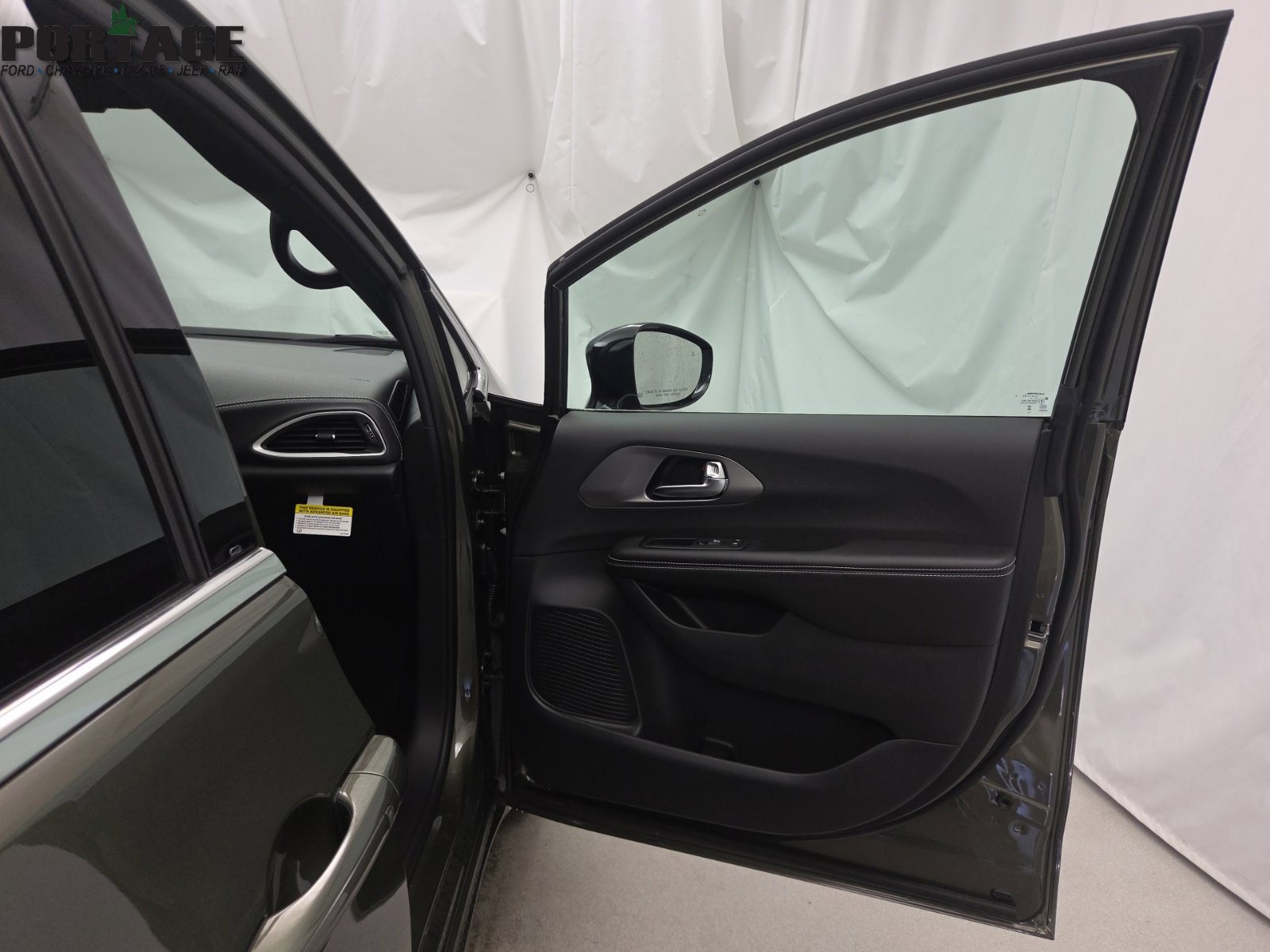 New 2027 Chrysler Pacifica Select AWD/4WD image 49