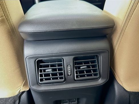 Used 2025 Toyota RAV4 XLE AWD/4WD image 29