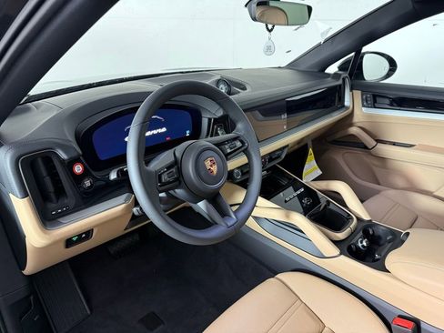 New 2026 Porsche Cayenne Coupe image 4