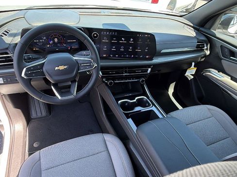 New 2026 Chevrolet Traverse LT FWD image 18