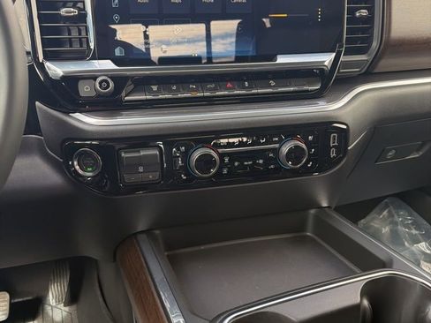 New 2026 Chevrolet Silverado 3500 High Country w/ High Country Premium Package AWD/4WD image 18