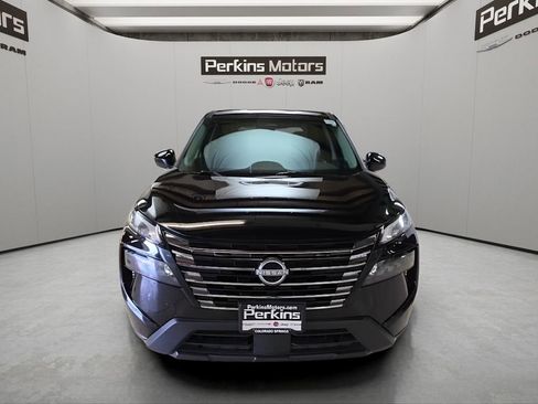 Used 2025 Nissan Rogue SV image 8