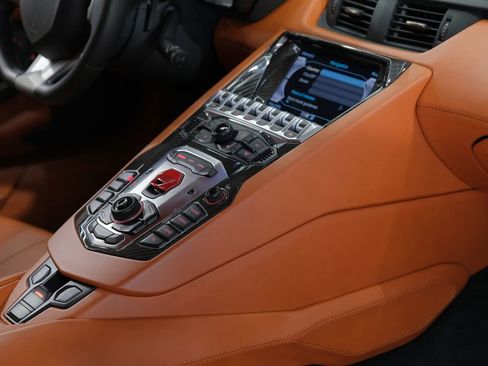 Used 2017 Lamborghini Aventador LP 700-4 image 31