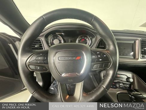 Used 2023 Dodge Challenger SXT RWD image 35