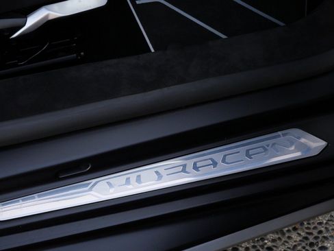 Used 2023 Lamborghini Huracan Sterrato image 27