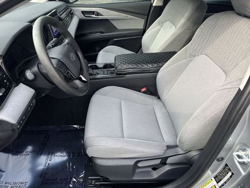 Used 2025 Toyota Camry LE image 14