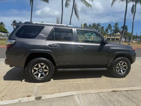 Used 2017 Toyota 4Runner TRD Off-Road Premium AWD/4WD image 4