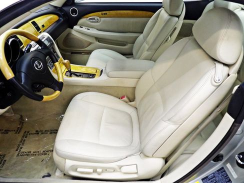 Used 2004 Lexus SC 430 Convertible image 14