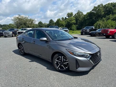 Used 2024 Nissan Sentra SV FWD image 1