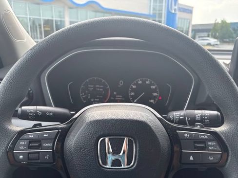 Used 2023 Honda Pilot LX image 14