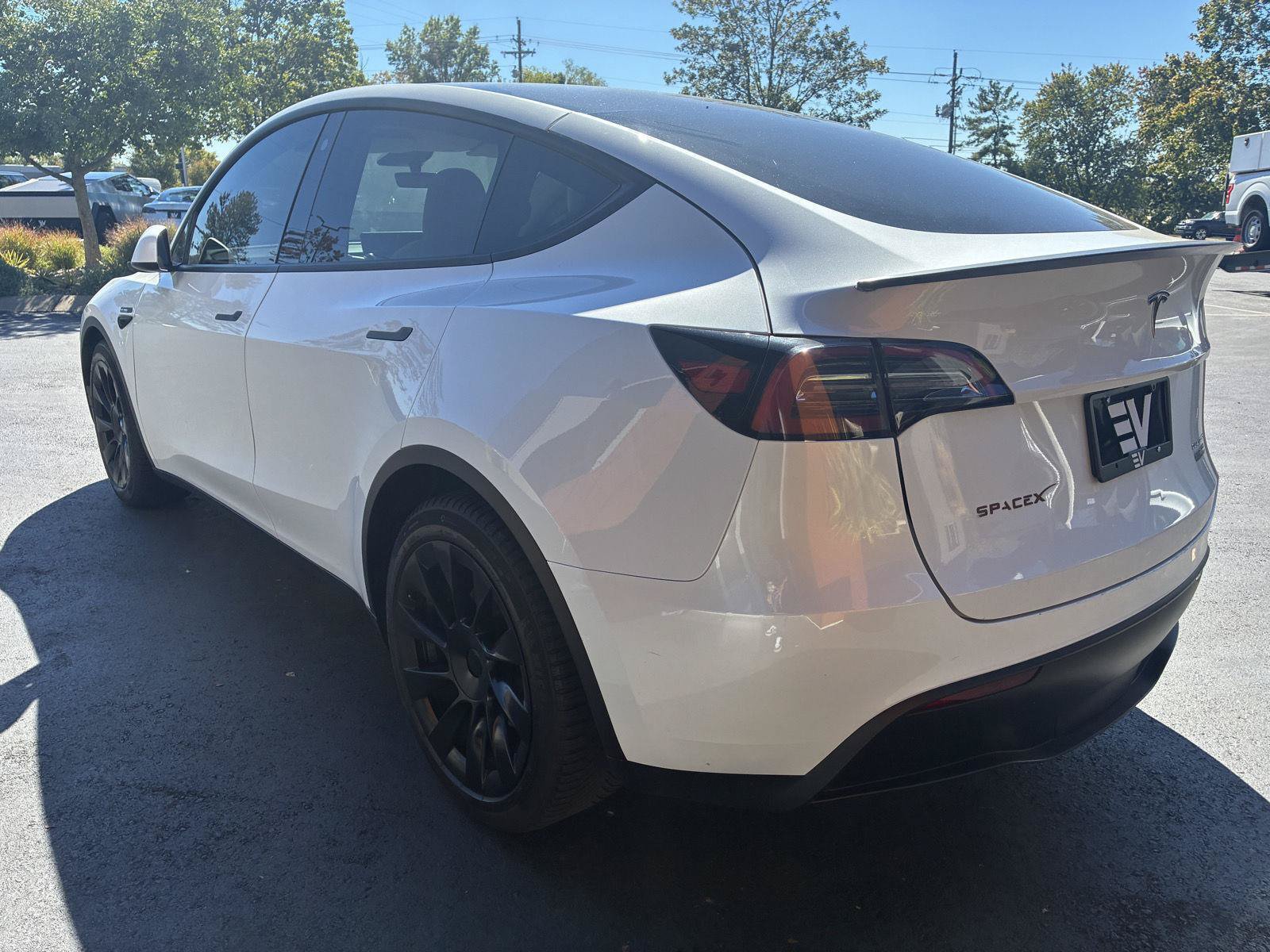 Used 2023 Tesla Model Y Long Range AWD/4WD image 4