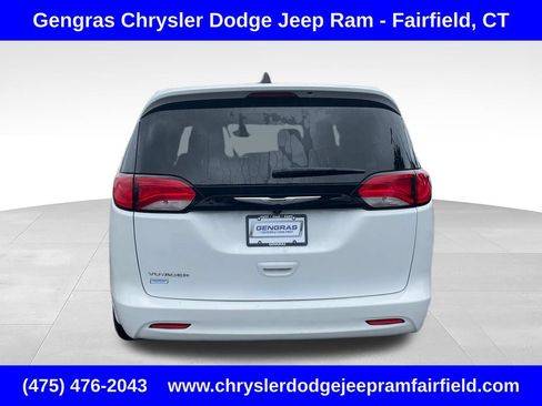 Certified 2024 Chrysler Voyager LX FWD image 6