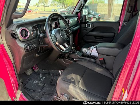 Used 2022 Jeep Wrangler Unlimited Sahara AWD/4WD image 11