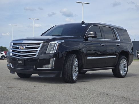 Used 2016 Cadillac Escalade Platinum AWD/4WD image 13