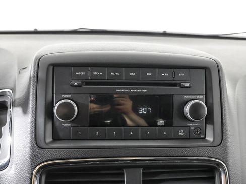 Used 2017 Dodge Grand Caravan SE w/ Power Window Group FWD image 28