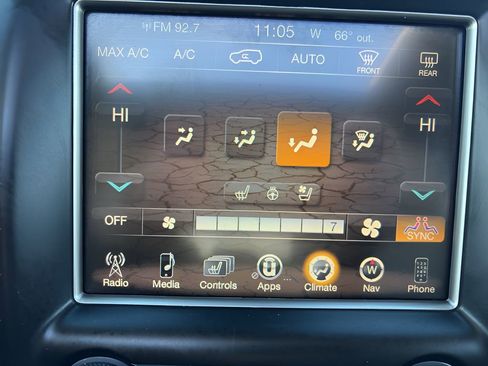 Used 2015 Jeep Grand Cherokee Overland w/ Advanced Technology Group image 20