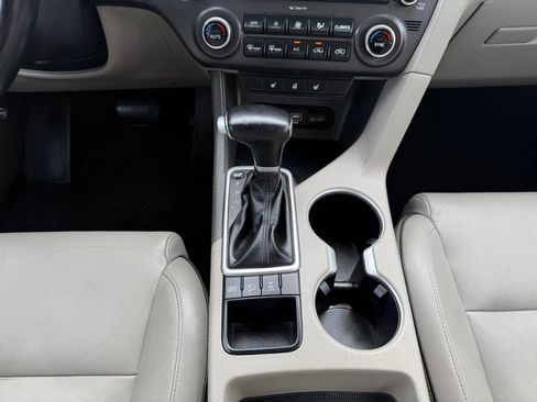 Used 2017 Kia Sportage EX w/ EX Premium Package image 16