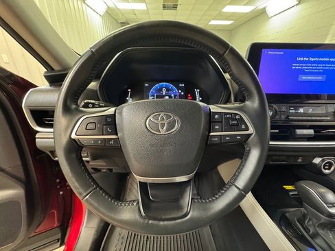 Used 2024 Toyota Grand Highlander XLE image 34