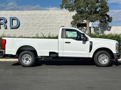 New 2026 Ford F250 XL w/ XL Chrome Package image 3