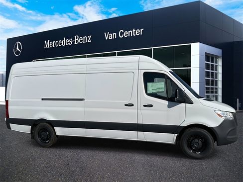 New 2025 Mercedes-Benz Sprinter 2500 image 2