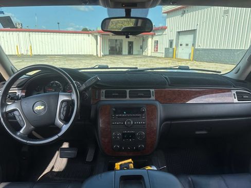 Used 2013 Chevrolet Suburban LT AWD/4WD image 9