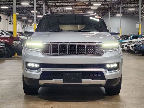 Used 2022 Jeep Grand Wagoneer Series III AWD/4WD image 2