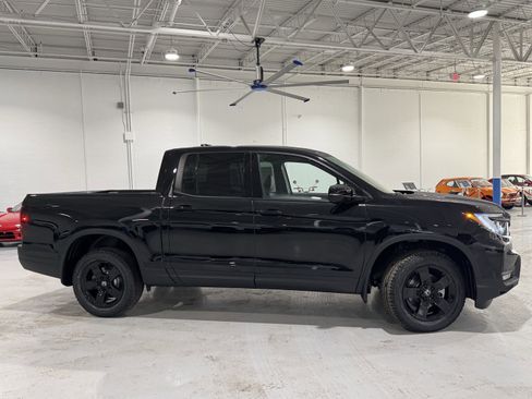 New 2026 Honda Ridgeline Black Edition image 2
